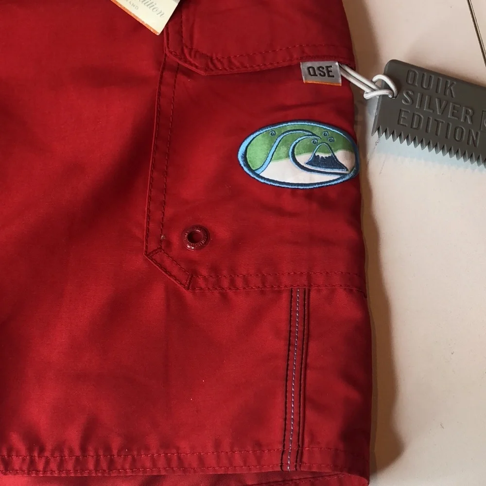 NWT QuickSilver Edition Vibrant Red Board Shorts Quick-Drying Swimwear Men’s 38